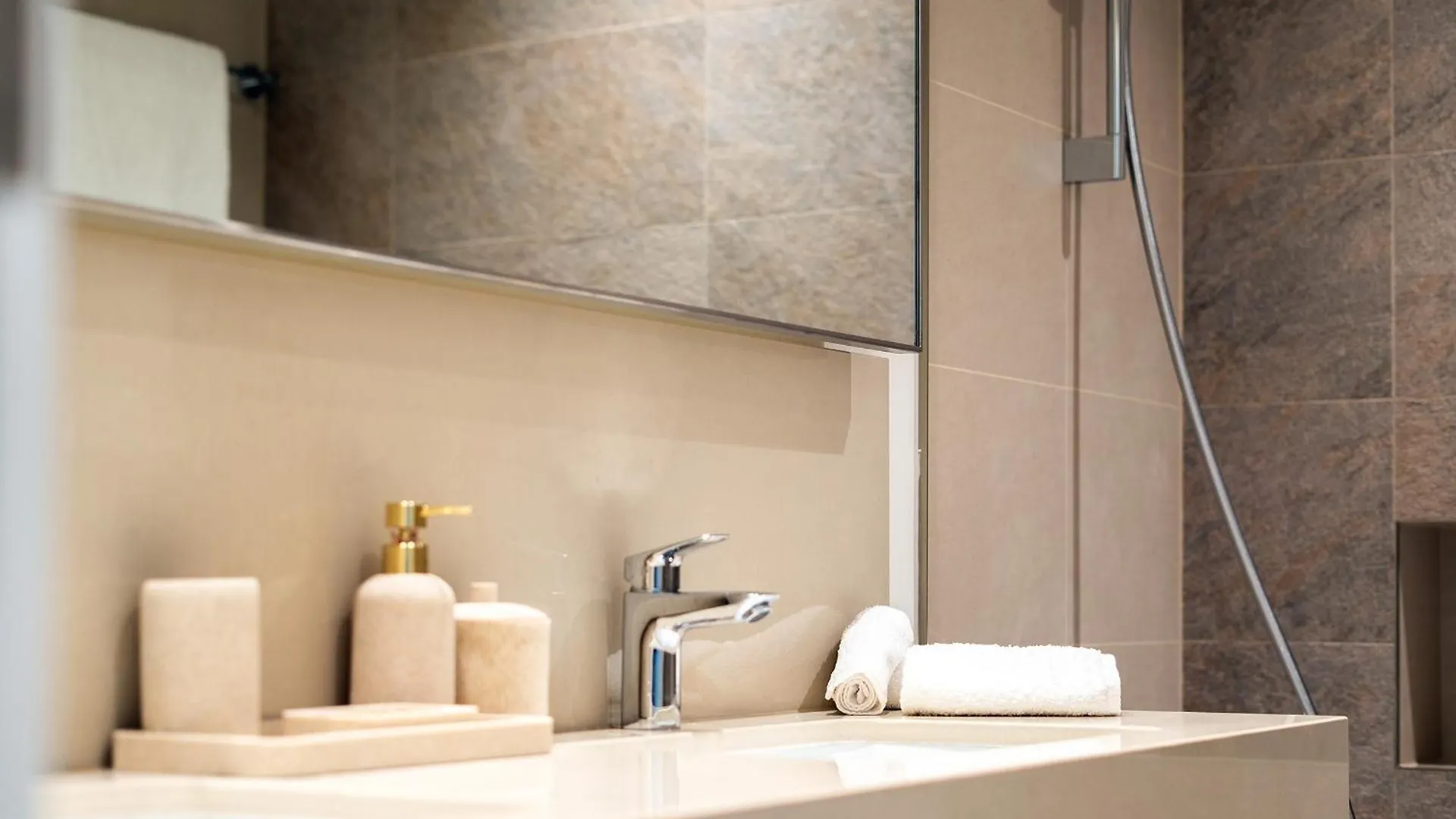 Luxury 2Br Burj Khalifa Views 5Min Walk Dubai Mall